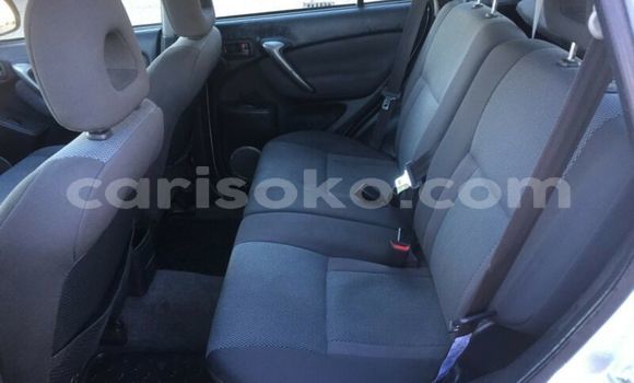 Sayi Na hannu Toyota RAV4 Gris Mota in Nyanza a Rwanda Sayi Na hannu Toyota RAV4 Gris Mota in Nyanza a Rwanda