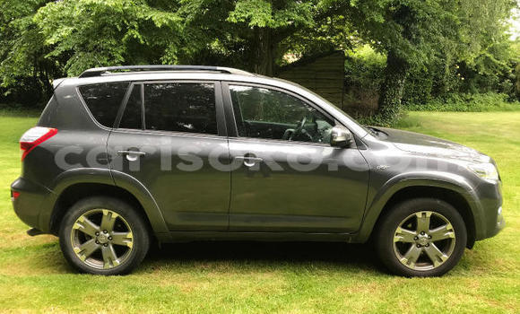 Sayi Na hannu Toyota RAV4 Noir Mota in Kigali a Rwanda Sayi Na hannu Toyota RAV4 Noir Mota in Kigali a Rwanda