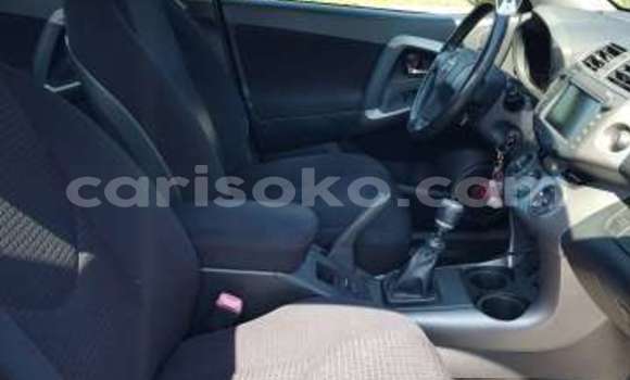 Sayi Na hannu Toyota RAV4 Beige Mota in Kigali a Rwanda Sayi Na hannu Toyota RAV4 Beige Mota in Kigali a Rwanda