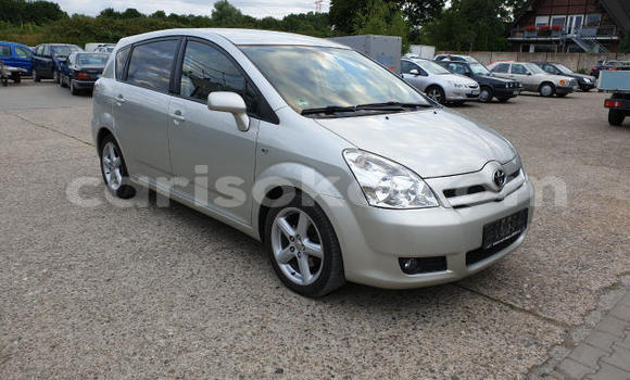 Sayi Na hannu Toyota Corolla Verso Gris Mota in Kigali a Rwanda Sayi Na hannu Toyota Corolla Verso Gris Mota in Kigali a Rwanda