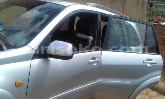 Acheter Occasion Voiture Toyota RAV4 Gris à Kigali, Rwanda Acheter Occasion Voiture Toyota RAV4 Gris à Kigali, Rwanda