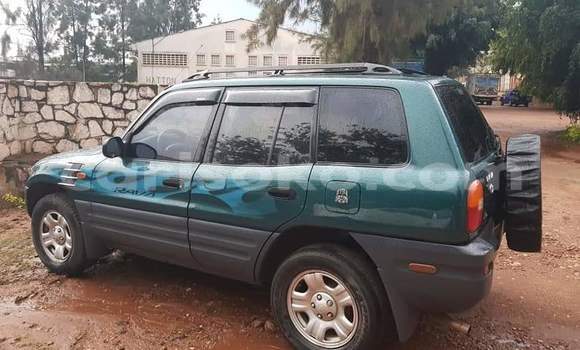 Acheter Occasion Voiture Toyota RAV4 Vert à Kigali, Rwanda Acheter Occasion Voiture Toyota RAV4 Vert à Kigali, Rwanda