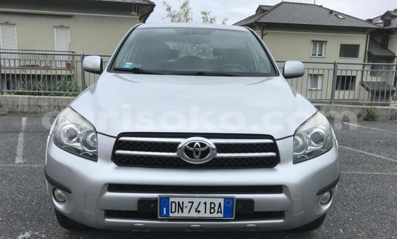 Sayi Na hannu Toyota RAV4 Gris Mota in Kigali a Rwanda Sayi Na hannu Toyota RAV4 Gris Mota in Kigali a Rwanda