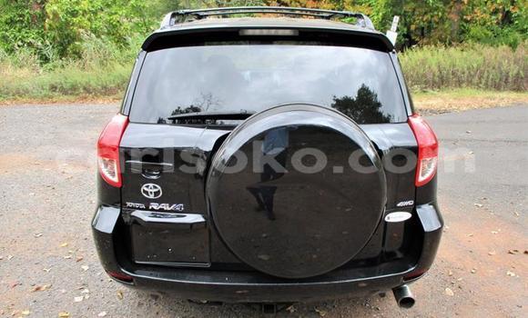 Acheter Occasion Voiture Toyota RAV4 Noir à Kigali, Rwanda Acheter Occasion Voiture Toyota RAV4 Noir à Kigali, Rwanda