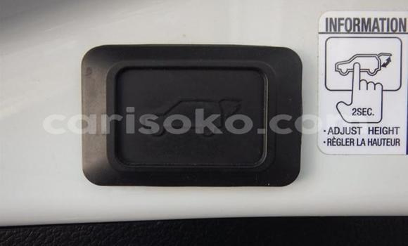 اشتري مستعمل Toyota RAV4 Blanc سيارة في Kigali في Rwanda اشتري مستعمل Toyota RAV4 Blanc سيارة في Kigali في Rwanda