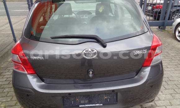 Sayi Na hannu Toyota Yaris Beige Mota in Kigali a Rwanda Sayi Na hannu Toyota Yaris Beige Mota in Kigali a Rwanda