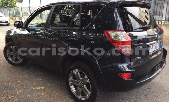 Sayi Na hannu Toyota RAV4 Beige Mota in Kigali a Rwanda Sayi Na hannu Toyota RAV4 Beige Mota in Kigali a Rwanda