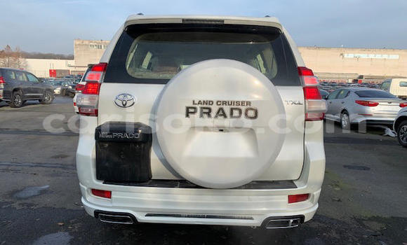 Sayi Na hannu Toyota Land Cruiser Prado Blanc Mota in Kigali a Rwanda Sayi Na hannu Toyota Land Cruiser Prado Blanc Mota in Kigali a Rwanda