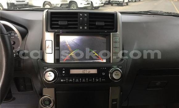 Sayi Na hannu Toyota Land Cruiser Prado Blanc Mota in Kigali a Rwanda Sayi Na hannu Toyota Land Cruiser Prado Blanc Mota in Kigali a Rwanda