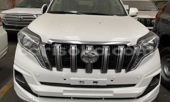 Sayi Na hannu Toyota Land Cruiser Prado Blanc Mota in Kigali a Rwanda Sayi Na hannu Toyota Land Cruiser Prado Blanc Mota in Kigali a Rwanda