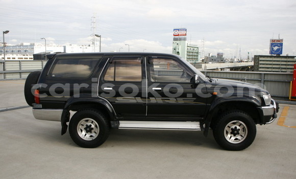 Sayi Na hannu Toyota Hilux Surf Noir Mota in Kigali a Rwanda Sayi Na hannu Toyota Hilux Surf Noir Mota in Kigali a Rwanda