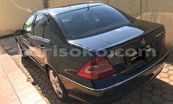 Acheter Occasion Voiture Mercedes-Benz C–Class Noir à Kigali, Rwanda Acheter Occasion Voiture Mercedes-Benz C–Class Noir à Kigali, Rwanda