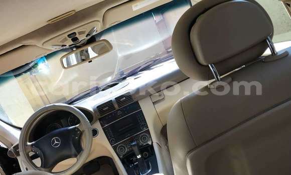 Acheter Occasion Voiture Mercedes-Benz C–Class Noir à Kigali, Rwanda Acheter Occasion Voiture Mercedes-Benz C–Class Noir à Kigali, Rwanda