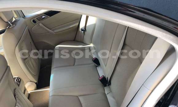 Acheter Occasion Voiture Mercedes-Benz C–Class Noir à Kigali, Rwanda Acheter Occasion Voiture Mercedes-Benz C–Class Noir à Kigali, Rwanda