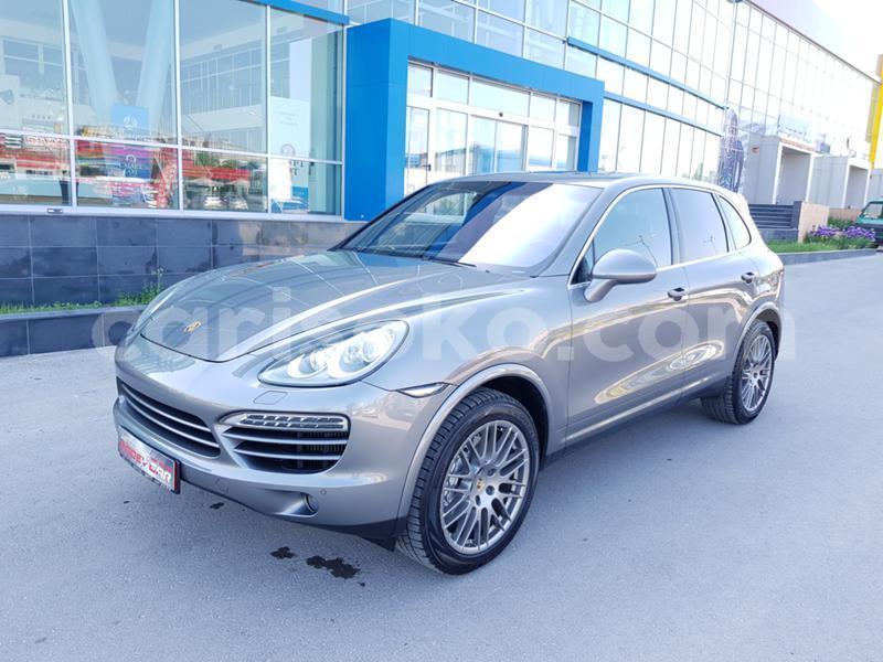 Big with watermark porsche cayenne rwanda kigali 12121