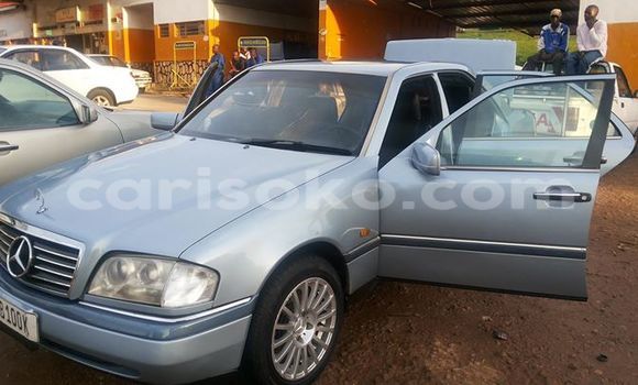 Acheter Occasion Voiture Mercedes-Benz C–Class Gris à Kigali, Rwanda