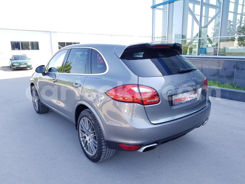 Big with watermark porsche cayenne rwanda kigali 12160