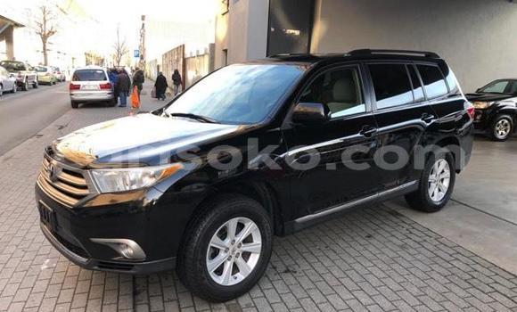 Buy Used Toyota Highlander White Car in Kigali in Rwanda Buy Used Toyota Highlander White Car in Kigali in Rwanda