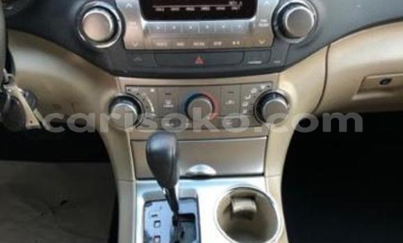 Buy Used Toyota Highlander White Car in Kigali in Rwanda Buy Used Toyota Highlander White Car in Kigali in Rwanda