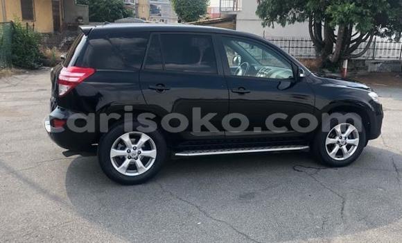 Sayi Na hannu Toyota RAV4 Blanc Mota in Kigali a Rwanda Sayi Na hannu Toyota RAV4 Blanc Mota in Kigali a Rwanda