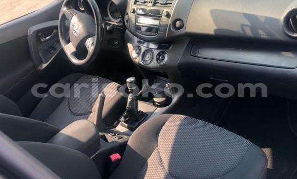 Sayi Na hannu Toyota RAV4 Blanc Mota in Kigali a Rwanda Sayi Na hannu Toyota RAV4 Blanc Mota in Kigali a Rwanda