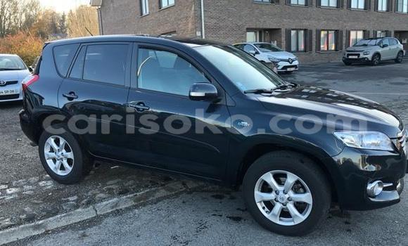 Acheter Occasion Voiture Toyota RAV4 Blanc à Kigali, Rwanda Acheter Occasion Voiture Toyota RAV4 Blanc à Kigali, Rwanda