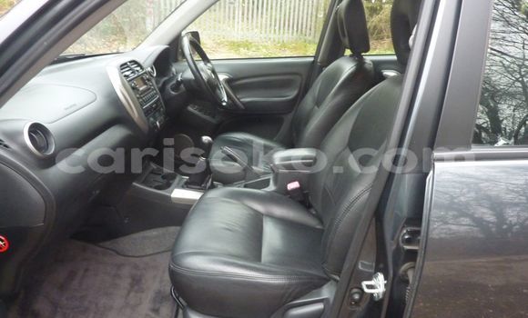 Sayi Na hannu Toyota RAV4 Beige Mota in Kigali a Rwanda Sayi Na hannu Toyota RAV4 Beige Mota in Kigali a Rwanda