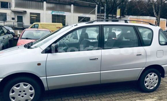 Sayi Na hannu Toyota Picnic Gris Mota in Kigali a Rwanda Sayi Na hannu Toyota Picnic Gris Mota in Kigali a Rwanda