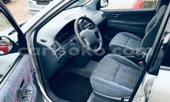 Sayi Na hannu Toyota Picnic Gris Mota in Kigali a Rwanda Sayi Na hannu Toyota Picnic Gris Mota in Kigali a Rwanda