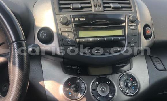 Sayi Na hannu Toyota RAV4 Blanc Mota in Kigali a Rwanda Sayi Na hannu Toyota RAV4 Blanc Mota in Kigali a Rwanda