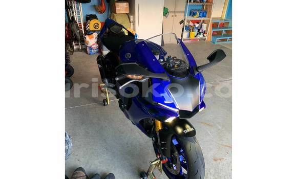 Acheter Import Moto Yamaha R1 Noir à Kigali, Rwanda Acheter Import Moto Yamaha R1 Noir à Kigali, Rwanda