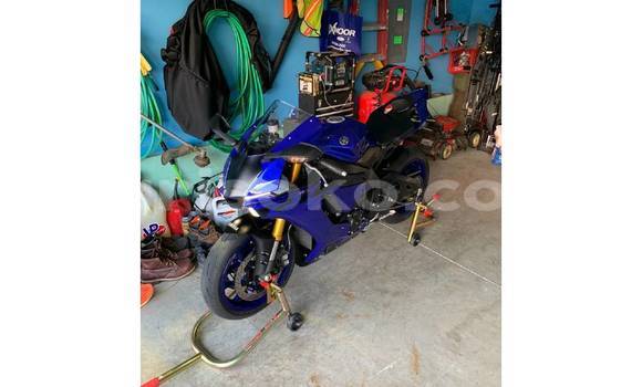 Acheter Import Moto Yamaha R1 Noir à Kigali, Rwanda Acheter Import Moto Yamaha R1 Noir à Kigali, Rwanda