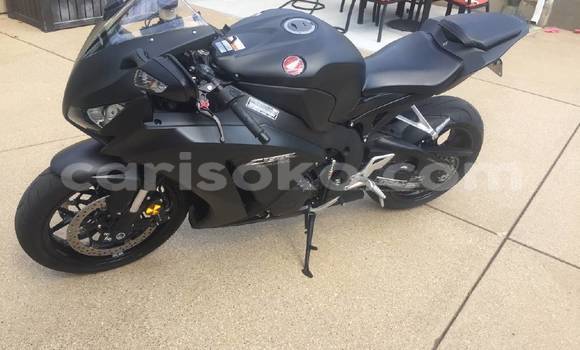 اشتري Imported Honda CBR 1000 RR Vert دراجة نارية في Kigali في Rwanda اشتري Imported Honda CBR 1000 RR Vert دراجة نارية في Kigali في Rwanda