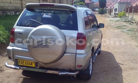 Acheter Occasion Voiture Toyota RAV4 Gris à Kigali, Rwanda Acheter Occasion Voiture Toyota RAV4 Gris à Kigali, Rwanda