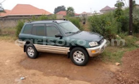 Acheter Occasion Voiture Toyota RAV4 Vert à Kigali, Rwanda Acheter Occasion Voiture Toyota RAV4 Vert à Kigali, Rwanda