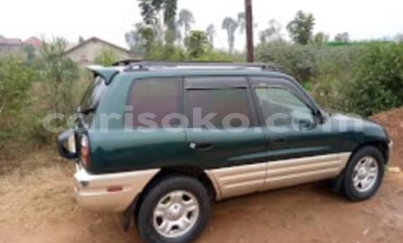 Acheter Occasion Voiture Toyota RAV4 Vert à Kigali, Rwanda Acheter Occasion Voiture Toyota RAV4 Vert à Kigali, Rwanda