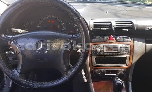 Acheter Occasion Voiture Mercedes-Benz C–Class Noir à Kigali, Rwanda Acheter Occasion Voiture Mercedes-Benz C–Class Noir à Kigali, Rwanda