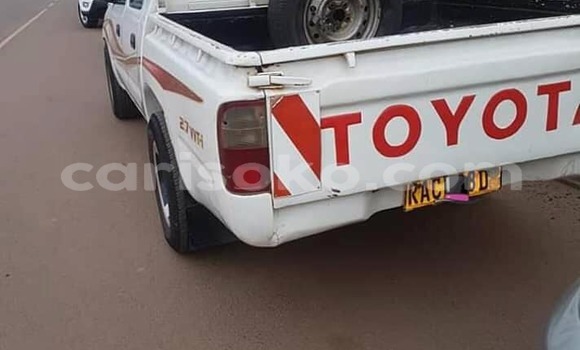 Acheter Occasion Voiture Toyota Hilux Blanc à Kigali, Rwanda Acheter Occasion Voiture Toyota Hilux Blanc à Kigali, Rwanda