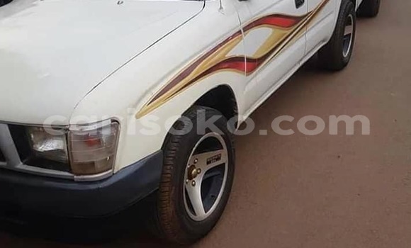 Acheter Occasion Voiture Toyota Hilux Blanc à Kigali, Rwanda Acheter Occasion Voiture Toyota Hilux Blanc à Kigali, Rwanda