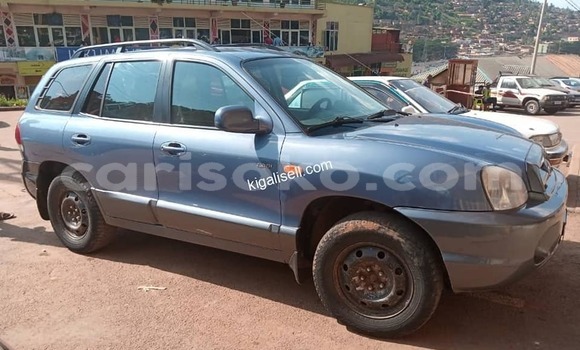 Acheter Occasion Voiture Hyundai Santa Fe Bleu à Kigali, Rwanda Acheter Occasion Voiture Hyundai Santa Fe Bleu à Kigali, Rwanda
