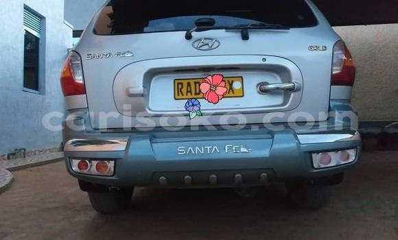 Acheter Occasion Voiture Hyundai Santa Fe Gris à Kigali, Rwanda Acheter Occasion Voiture Hyundai Santa Fe Gris à Kigali, Rwanda