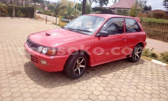 Acheter Occasion Voiture Toyota Starlet Rouge à Kigali, Rwanda Acheter Occasion Voiture Toyota Starlet Rouge à Kigali, Rwanda
