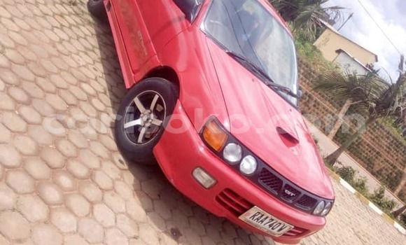 Acheter Occasion Voiture Toyota Starlet Rouge à Kigali, Rwanda Acheter Occasion Voiture Toyota Starlet Rouge à Kigali, Rwanda