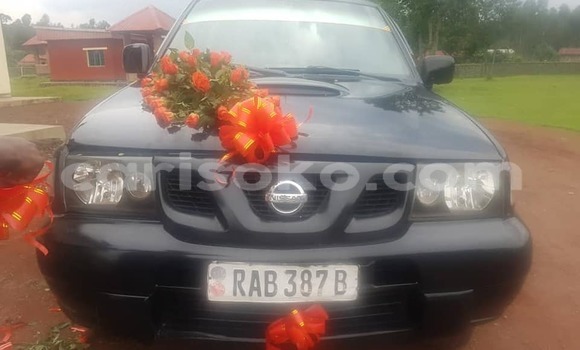 Acheter Occasion Voiture Nissan Terrano Noir à Kigali, Rwanda Acheter Occasion Voiture Nissan Terrano Noir à Kigali, Rwanda