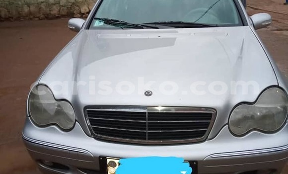 Acheter Occasion Voiture Mercedes-Benz C–Class Gris à Kigali, Rwanda Acheter Occasion Voiture Mercedes-Benz C–Class Gris à Kigali, Rwanda