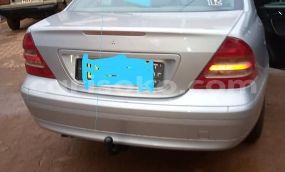 Acheter Occasion Voiture Mercedes-Benz C–Class Gris à Kigali, Rwanda Acheter Occasion Voiture Mercedes-Benz C–Class Gris à Kigali, Rwanda