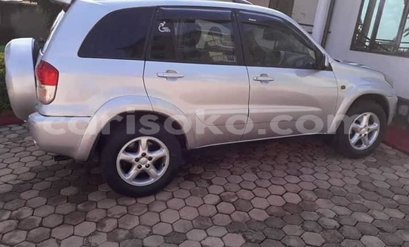 Acheter Occasion Voiture Toyota RAV4 Gris à Kigali, Rwanda Acheter Occasion Voiture Toyota RAV4 Gris à Kigali, Rwanda