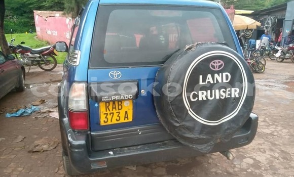 Acheter Occasion Voiture Toyota Land Cruiser Prado Bleu à Kigali, Rwanda Acheter Occasion Voiture Toyota Land Cruiser Prado Bleu à Kigali, Rwanda