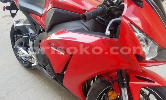 اشتري مستعمل Honda CBR 1000 RR Rouge دراجة نارية في Kigali في Rwanda اشتري مستعمل Honda CBR 1000 RR Rouge دراجة نارية في Kigali في Rwanda