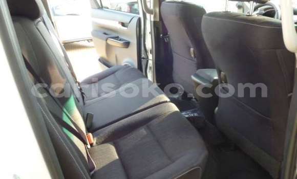 Sayi Na hannu Toyota Hilux Blanc Mota in Kigali a Rwanda Sayi Na hannu Toyota Hilux Blanc Mota in Kigali a Rwanda